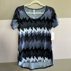 NEW LulaRoe Classic T Shirt  Womens Size S Multicolor Stretch